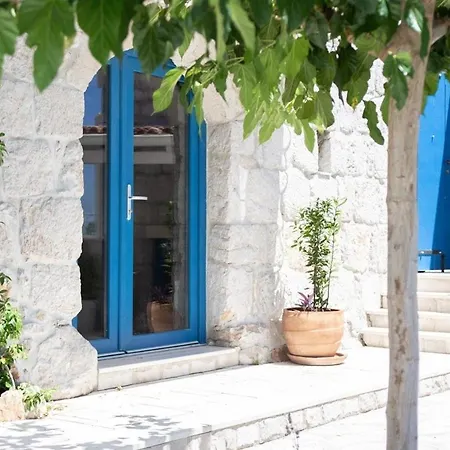 Lovely With Heated Pool And Sea View For 8 Persons *