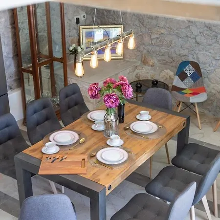 Lovely With Heated Pool And Sea View For 8 Persons Villa *