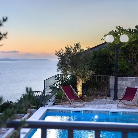 Lovely With Heated Pool And Sea View For 8 Persons Villa Celina