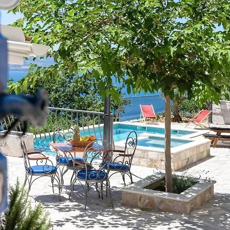 Lovely With Heated Pool And Sea View For 8 Persons * Celina