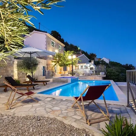 Lovely With Heated Pool And Sea View For 8 Persons Villa Celina