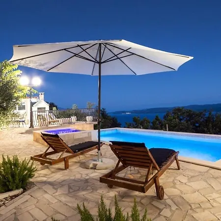 Villa Lovely With Heated Pool And Sea View For 8 Persons
